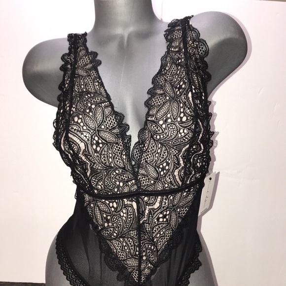 French Affair Sexy Bodysuit Lingerie Teddy. - Picture 3 of 13